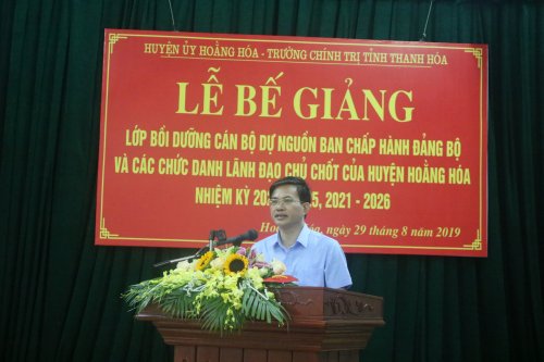 8. Äá»“ng chÃ­ Thá»‹nh VÄƒn Khoa - PhÃ³ hiá»‡u trÆ°á»Ÿng trÆ°á»ng ChÃ­nh trá»‹ tá»‰nh phÃ¡t biá»ƒu táº¡i buá»•i lá»….JPG